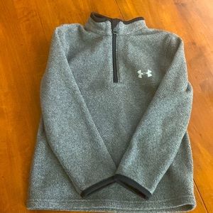 Boys, size 5,  Underarmour pullover fleece.